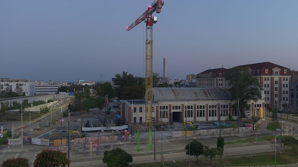 Livebild Baukamera 1 - Webcam 'Außen Gesamtansicht Nordwestseite' - Baustelle 'Ballonhalle' - Akademie der bildenden Künste, 1030 Wien (ca. 5 Minuteninterval)